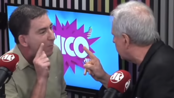 Zleva Glenn Greenwald a Augusto Nunes.