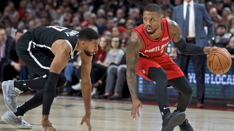 Damian Lillard z Portlandu dosáhl jako první basketbalista v této sezoně NBA na metu 60 bodů.