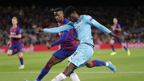 Portugalský fotbalový obránce Barcelony Nélson Semedo si v sobotním zápase proti Celtě Vigo poranil lýtkový sval na levé noze a bude mimo hru pět týdnů.