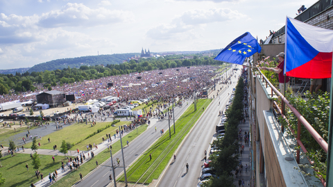 Demonstrace na Letné.