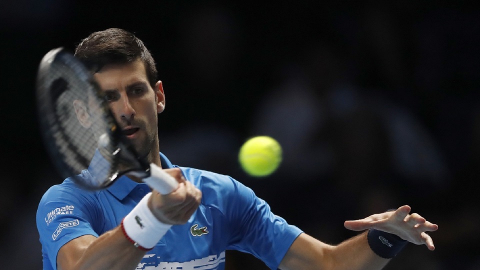 Dkojovič válí, Federer vybojoval první výhru.