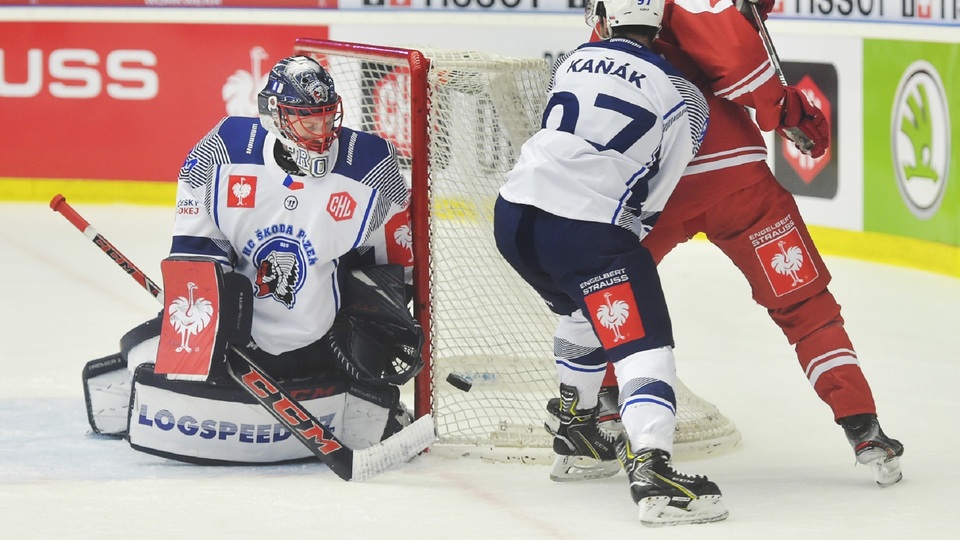 Plzeňský brankář Dominik Frodl předvedl v úvodním utkání osmifinále Ligy mistrů proti hokejistům Lausanne 24 úspěšných zákroků, ale porážce 1:2 nezabránil. 