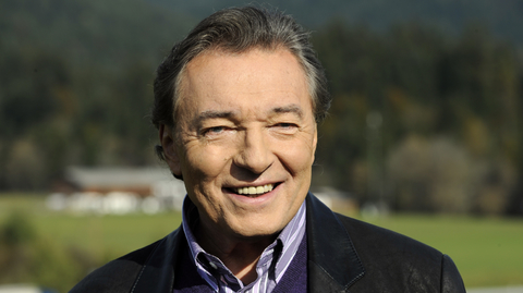 Zpěvák Karel Gott.