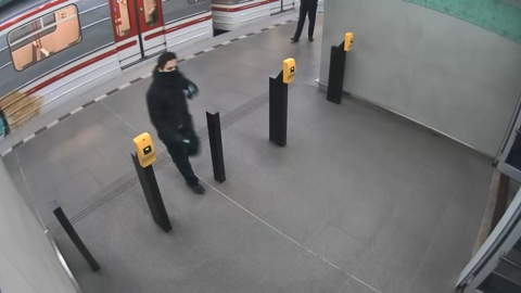 Záběr z bezpečnostní kamery.