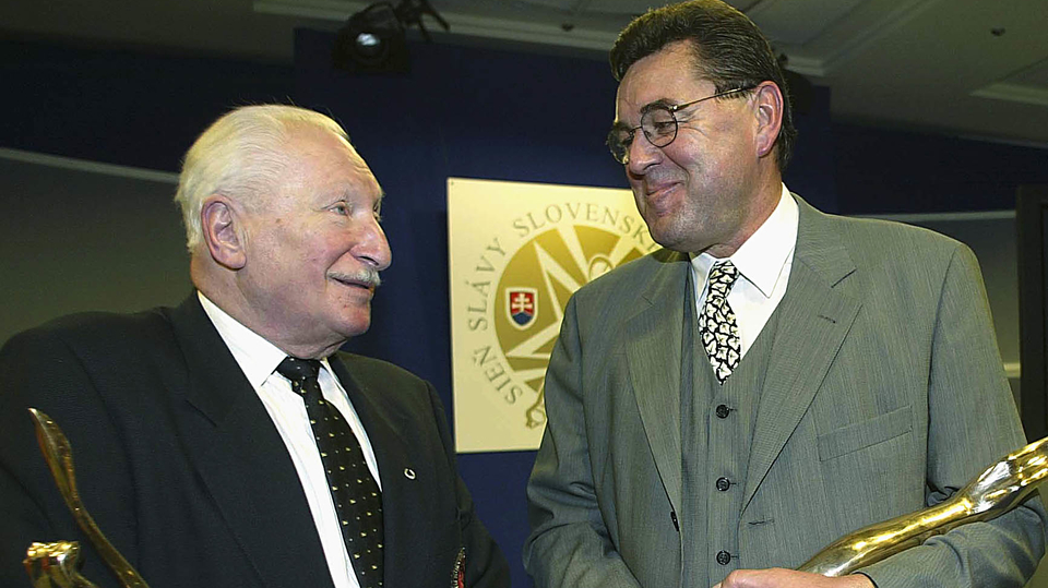 Václav Nedomanský (vpravo).