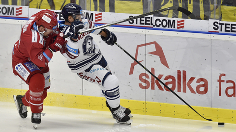 Zleva Petr Vrána z Třince a Jan Schleiss z Vítkovic.