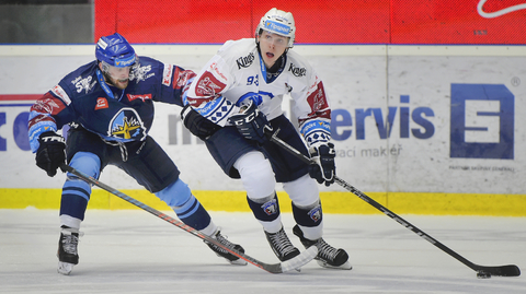 Zleva Patrik Machač z Kladna a Matyáš Kantner z Plzně.