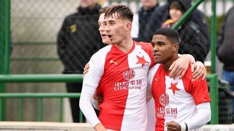 Slávističtí junioři si vyšlápli na Inter, hattrickem zazářil Felipe.