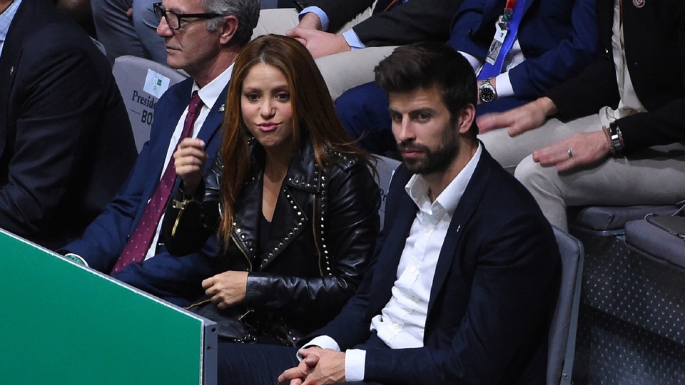 Fotbalista Gerard Piqué a jeho manželka Shakira na Davis Cupu.