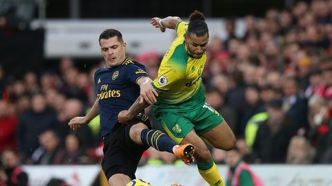 United remizoval, Arsenal opět padl.