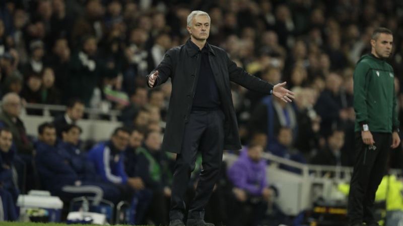 José Mourinho v utkání mezi Manchesterem a Tottenhamem.