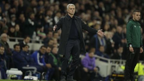 José Mourinho v utkání mezi Manchesterem a Tottenhamem.