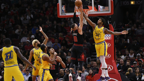 Chicago podlehlo Golden State. Satoranskému se nedařilo 