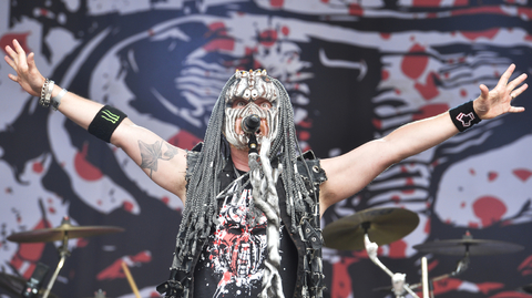 Na snímku je zpěvák Jan "Protheus" Macků ze skupiny Dymytry.