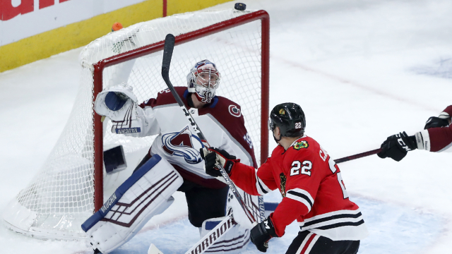 Pavel Francouz v zápase proti Chicagu.