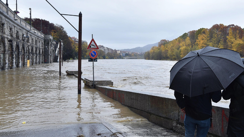 Sever Itálie sužují záplavy. 