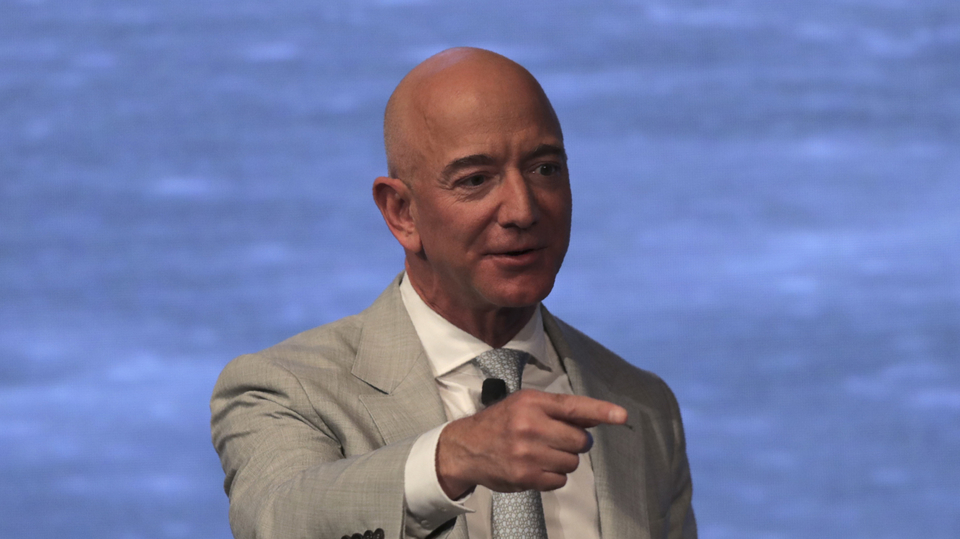 Zakladatel a ředitel internetového obchodu Amazon.com Jeff Bezos.