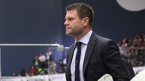 Trenér českého výběru Václav Varaďa. 