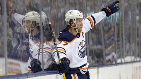 Kanadský útočník Connor McDavid.