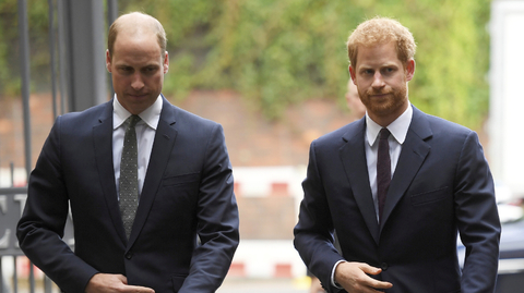 Princové William (vlevo) a Harry. 