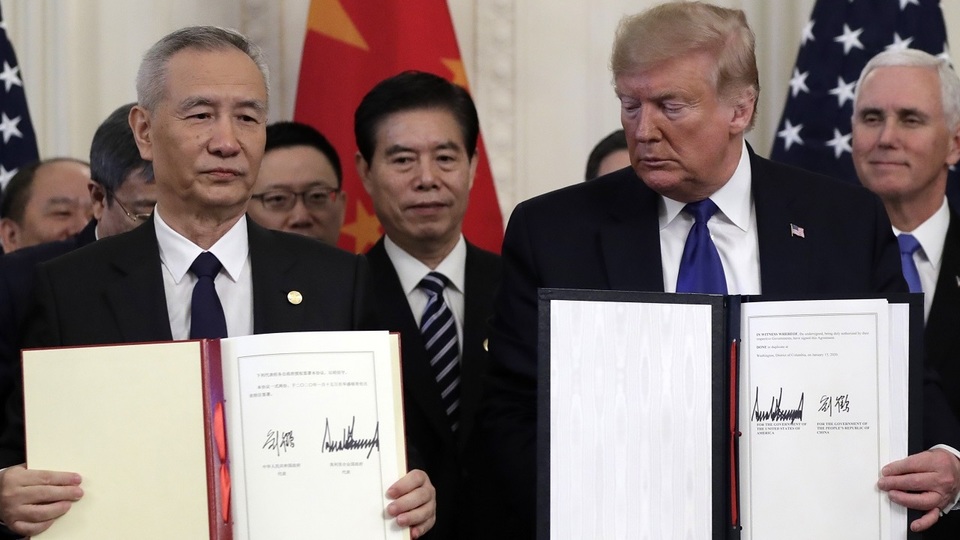 Čínský vicepremiér Liou Che a americký prezident Donald Trump.