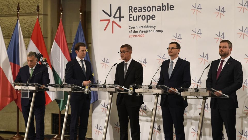 Zleva maďarský premiér Viktor Orbán, rakouský kancléř Sebastian Kurz, předseda vlády ČR Andrej Babiš, polský premiér Mateusz Morawiecki a předseda slovenské vlády Peter Pellegrini.