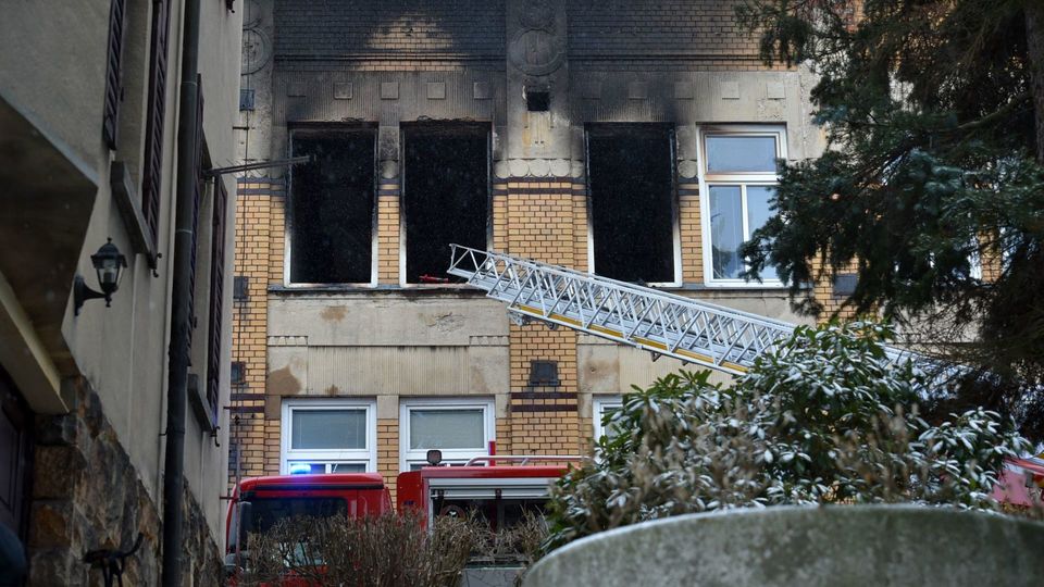 Požár v domově pro mentálně postižené ve Vejprtech na Chomutovsku.