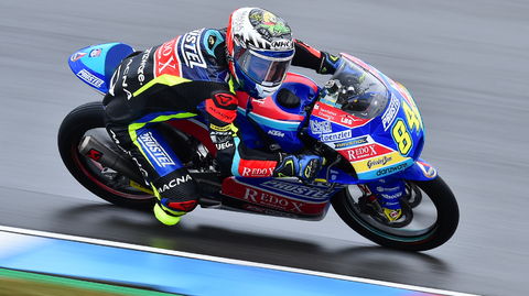 Motocyklista Jakub Kornfeil.