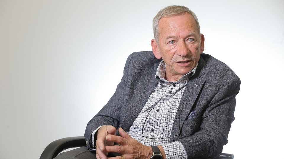 Zemřel předseda Senátu Jaroslav Kubera.