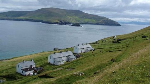 Tisíce lidí chce spravovat opuštěný ostrov bez elektřiny a teplé vody.