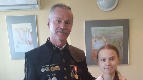 Polský odborový předák Jerzy Hubka s aktivistkou Gretou Thunbergovou.