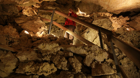 Jeskyně Na Turoldu. 