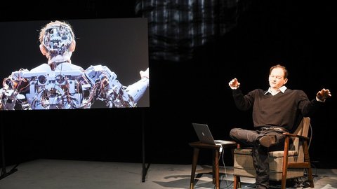 Archa uvede inscenaci Tísnivé údolí.