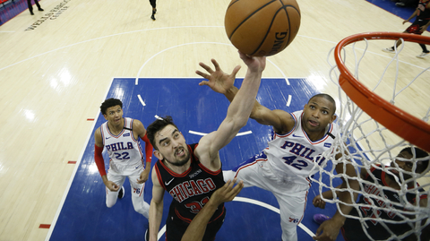 Tomáš Satoranský při zápase s Philadelphií.