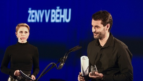 Režisér filmu Ženy v běhu Martin Horský (vpravo) na tiskové konferenci k vyhlášení nominací 27. ročníku filmových cen Český lev.