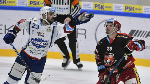 Hokejové utkání Kometa Brno - Hradec Králové.