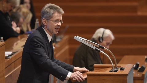 Novým předsedou Senátu se stal Miloš Vystrčil.