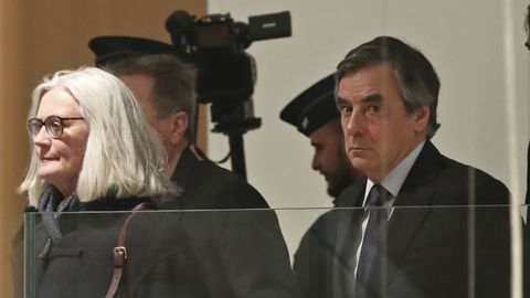 Bývalý premiér François Fillon a jeho manželka Penelope.