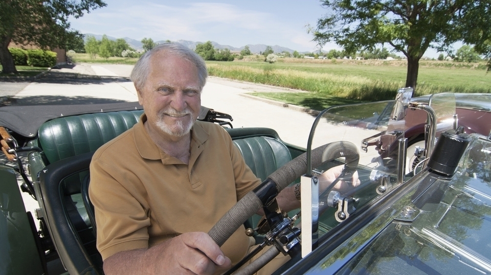 Spisovatel Clive Cussler. 