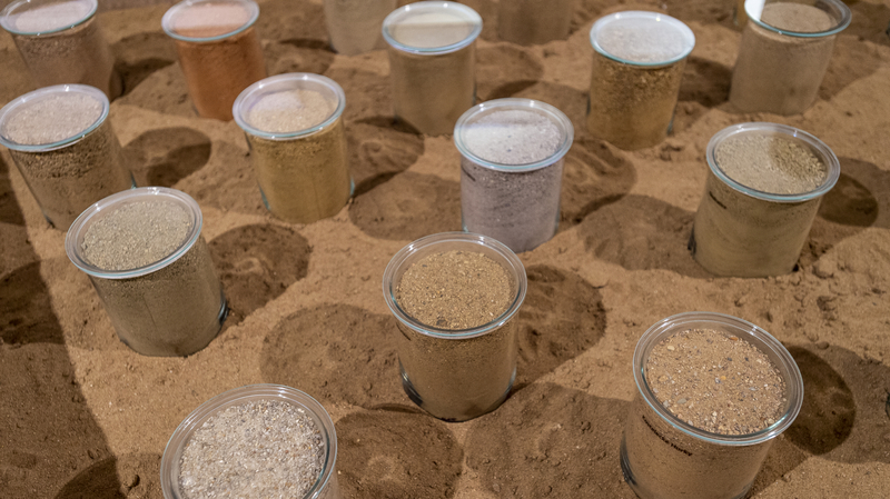 Vzorky písků z českých pískoven.