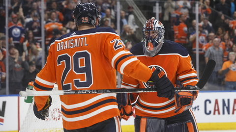 Radost Leona Draisaitla a Mikea Smithe po výhře nad Winnipegem.