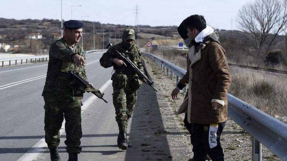 Migranti na hranicích mezi Řeckem a Tureckem.