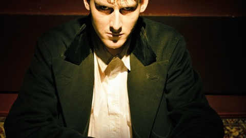 Plakát ke hře Zločin a trest.