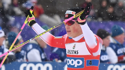 Johannes Hösflot Klaebo (na obrázku) je k nezastavení.