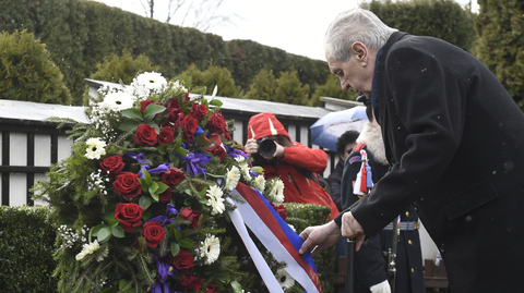 Prezident Miloš Zeman u hrobu T. G. Masaryka.