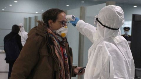 Kontrola kvůli nebezpečí nákazy koronavirem.