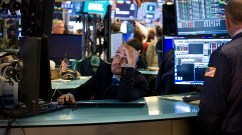 Burza v New Yorku po výrazném propadu zastavila obchodování.