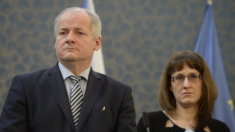 Náměstek ministra zdravotnictví Roman Prymula a hlavní hygienička České republiky Eva Gottvaldová.