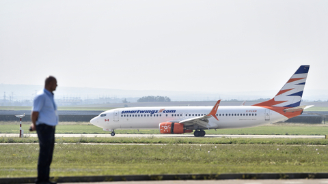 Zastavení letů mezi Evropou a Amerikou se dotkne tisíců Čechů