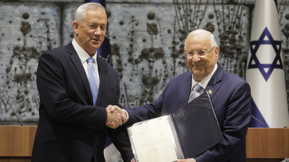 Benny Ganc a prezident Reuven Rivlin (vpravo, archivní foto).